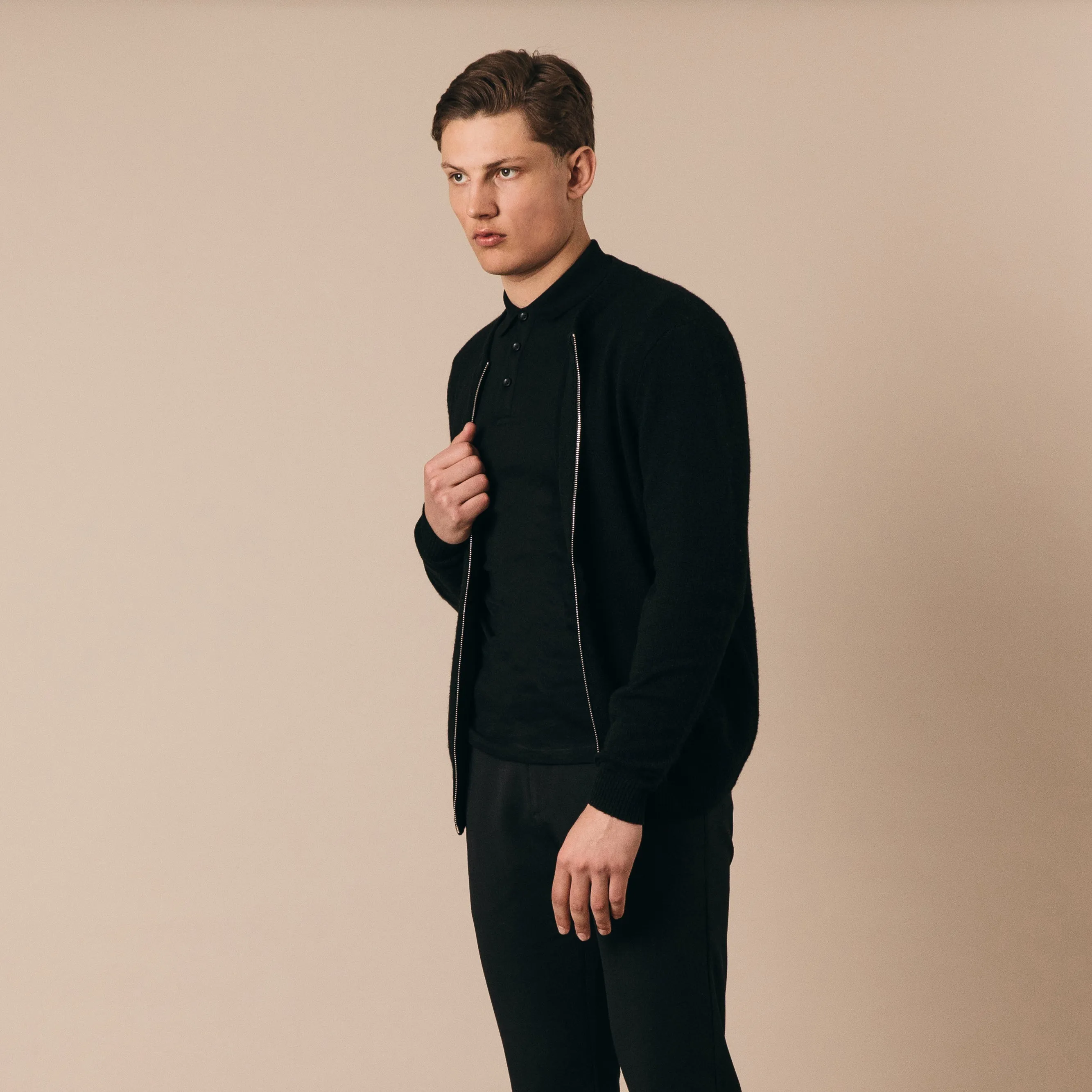 Beauchamp Lambswool Blend Zip Through Cardigan in Black