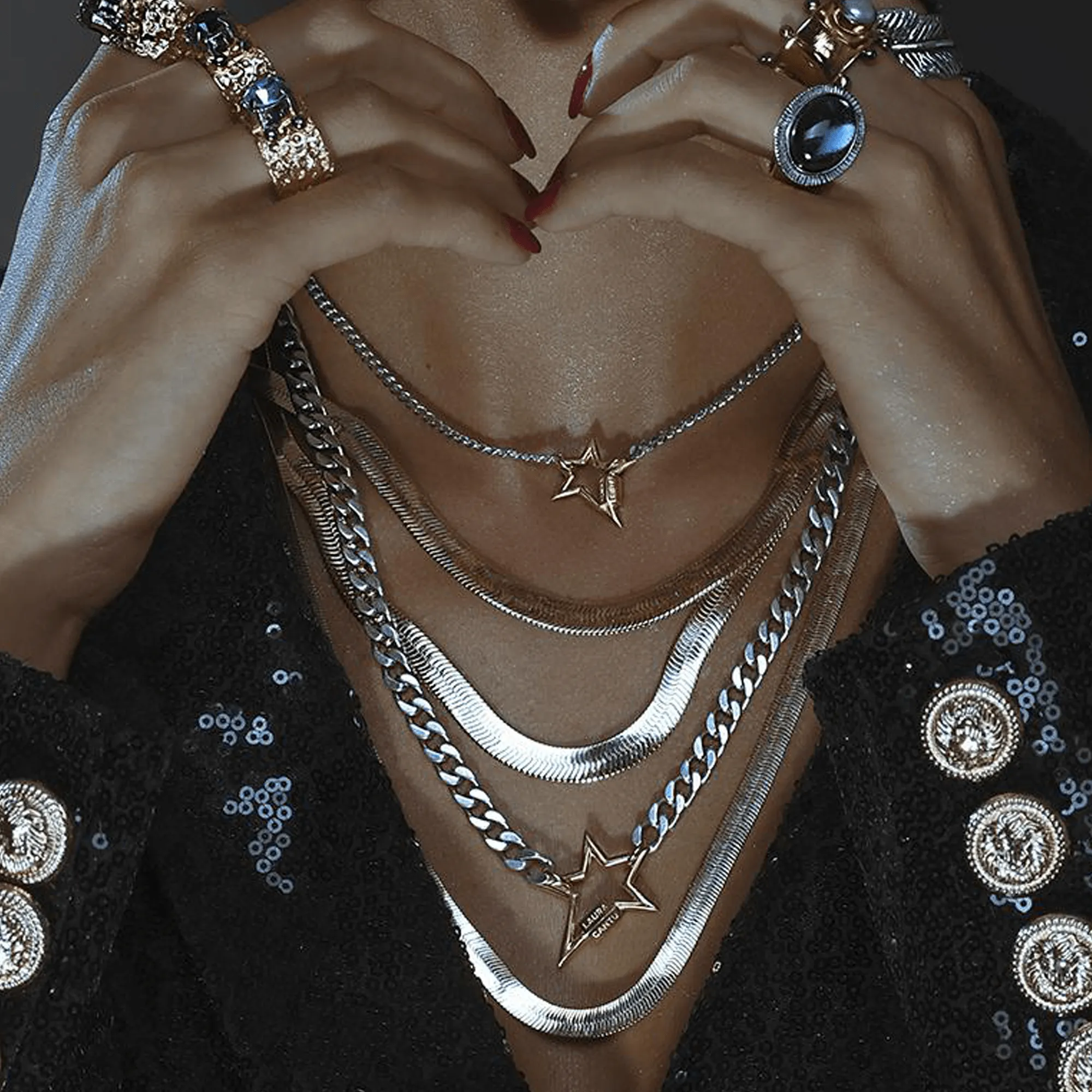 Bold Star Lock Necklace Gold