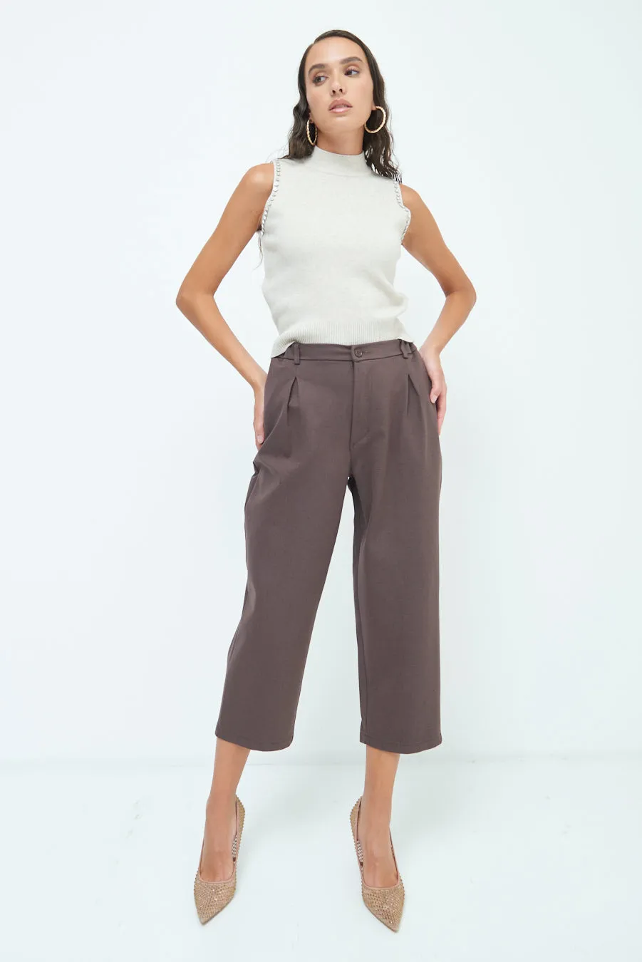 Cropped tapered trousers wholesale