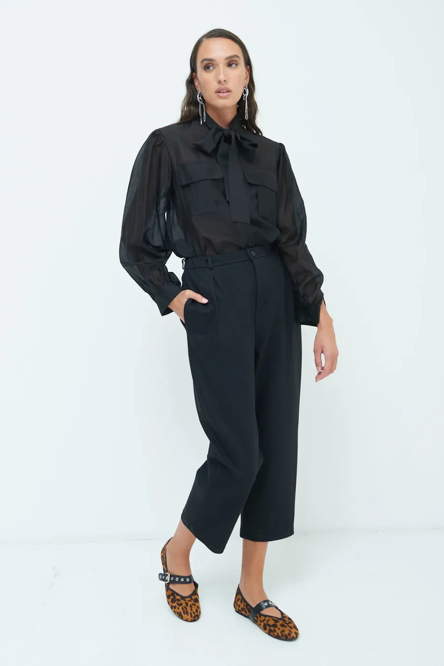Cropped tapered trousers wholesale