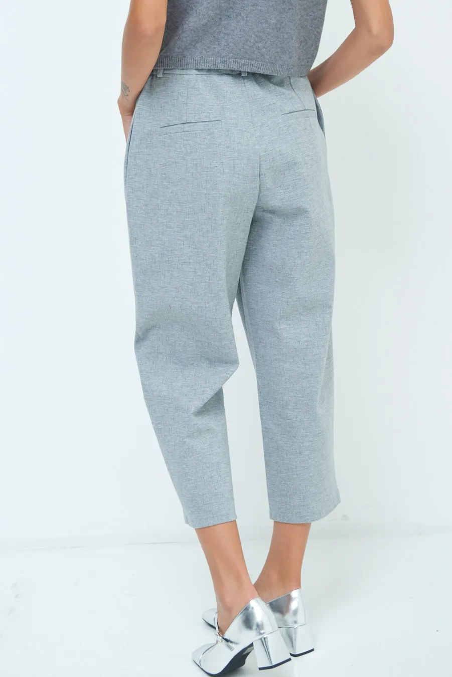 Cropped tapered trousers wholesale