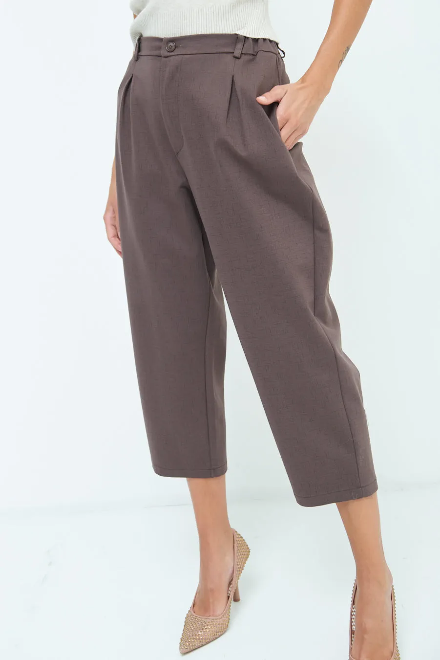 Cropped tapered trousers wholesale