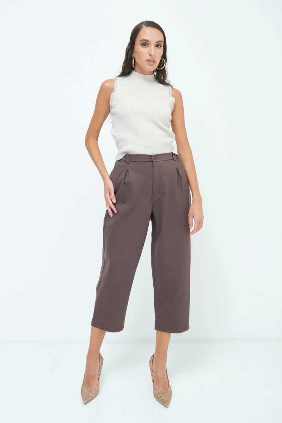 Cropped tapered trousers wholesale