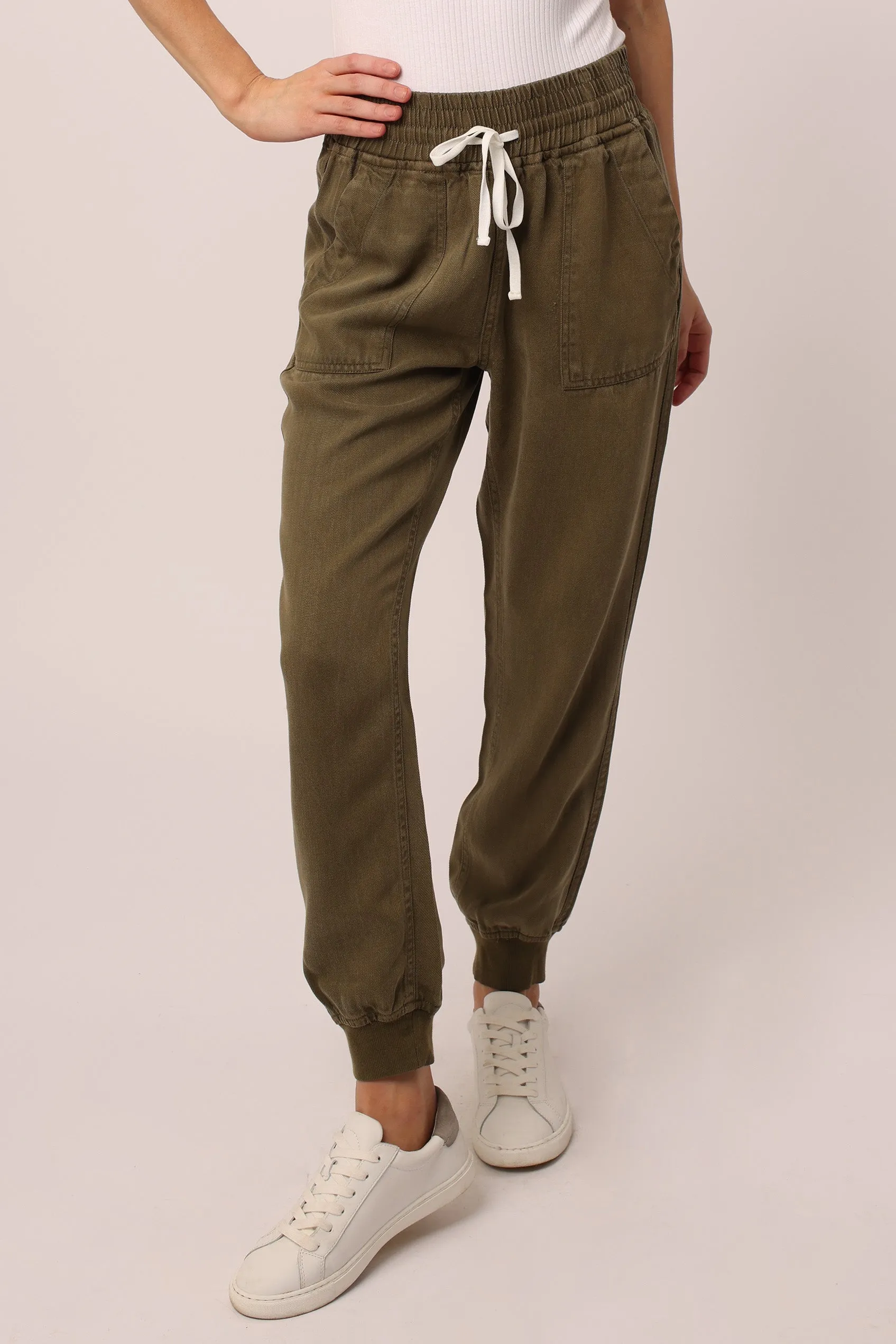 JACEY SUPER HIGH RISE CROPPED JOGGER PANTS CYPRESS