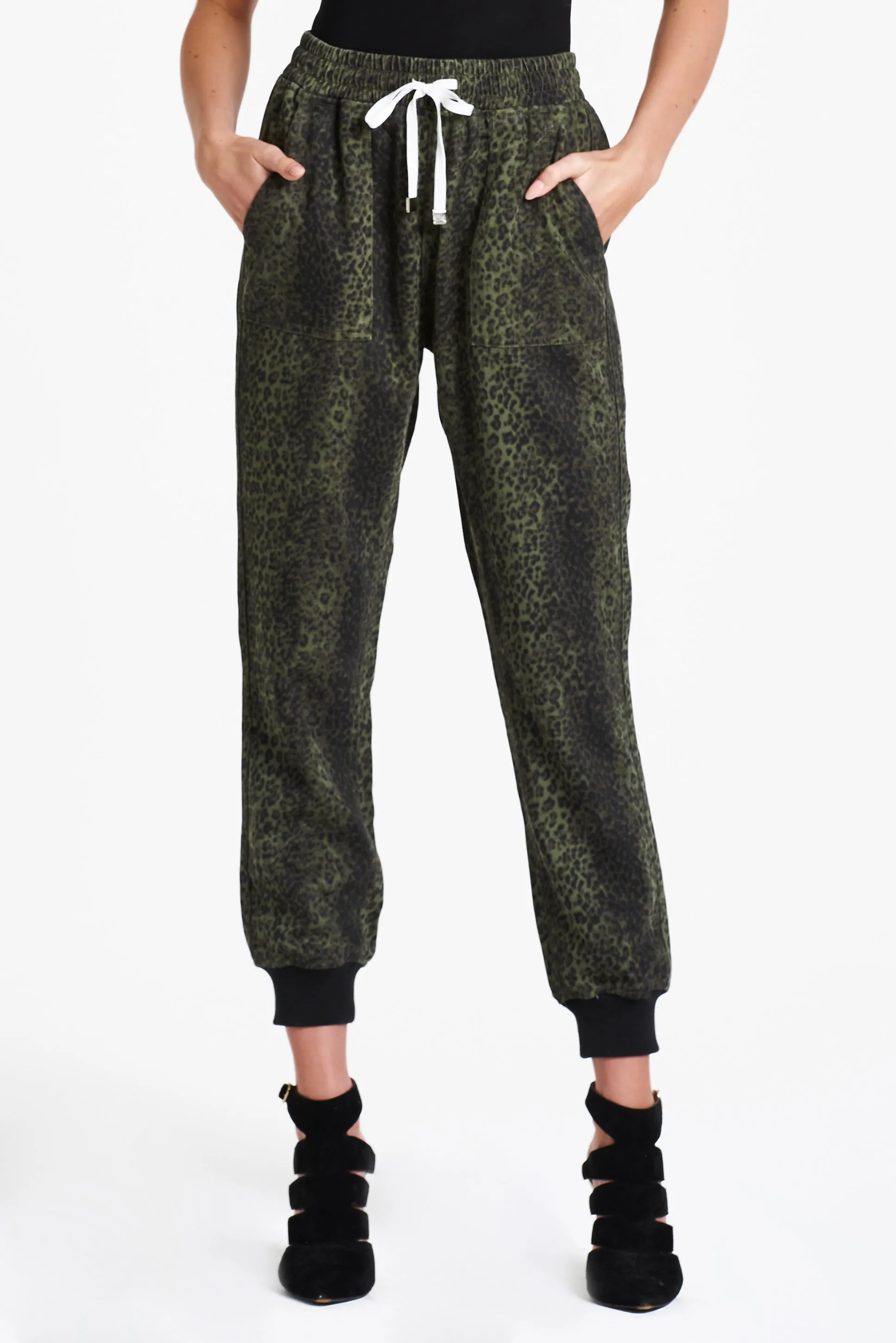 JACEY SUPER HIGH RISE CROPPED JOGGER PANTS GREEN CHEETAH