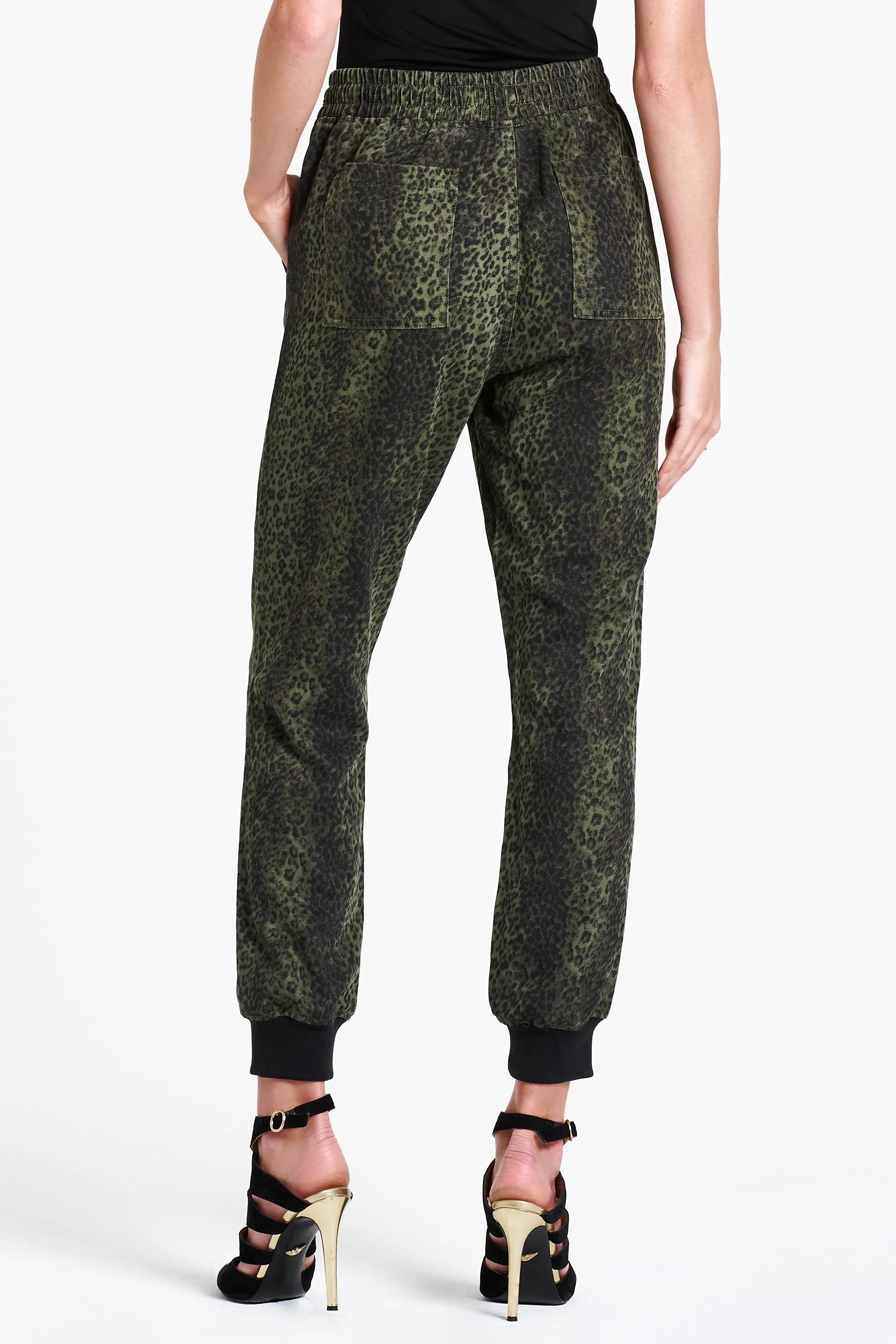 JACEY SUPER HIGH RISE CROPPED JOGGER PANTS GREEN CHEETAH