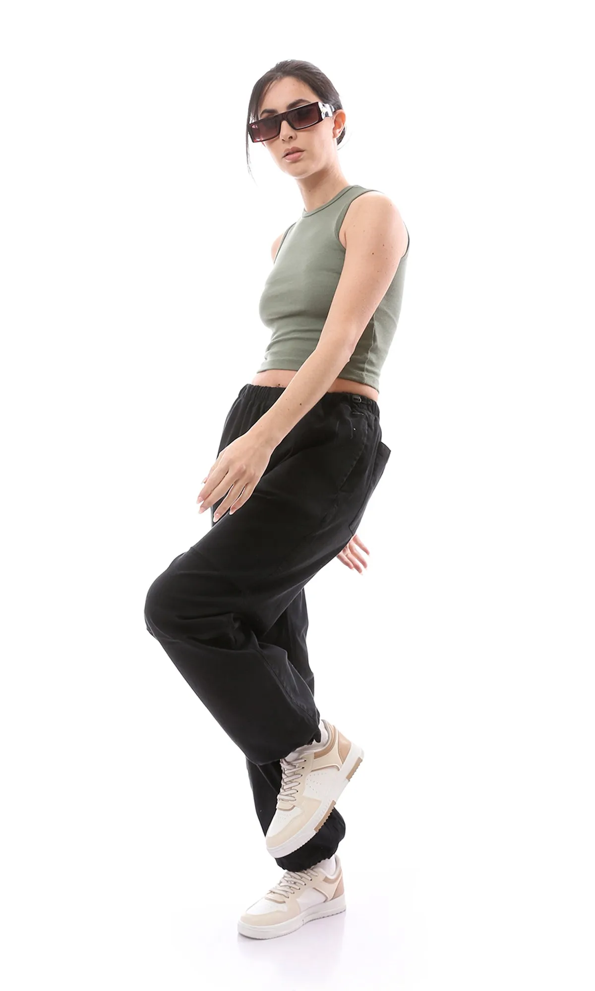 O168054 Black Solid Parachute Cargo Pants With Four Pockets