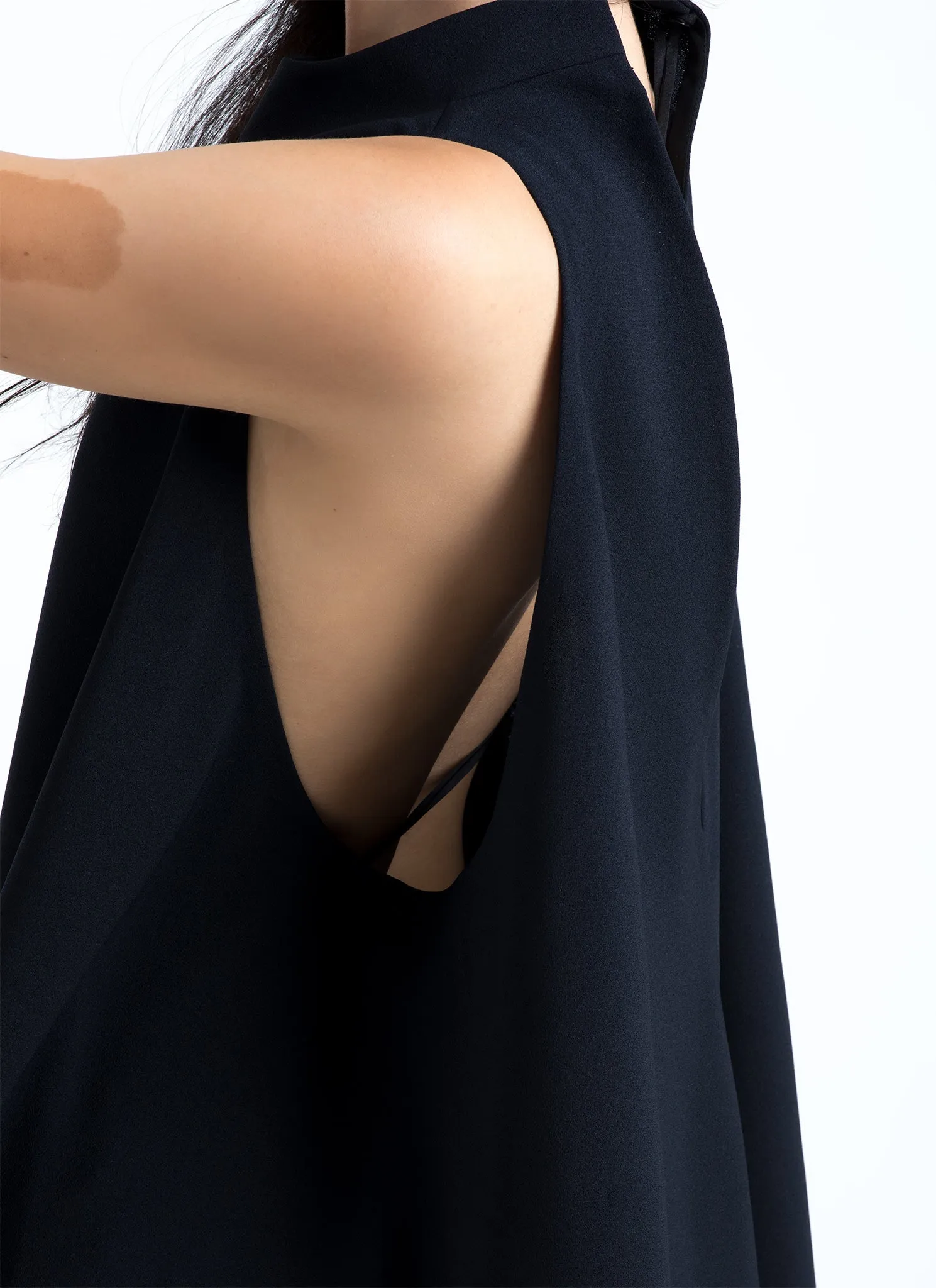 Punica Sleeveless V Back Dress - Black Blue