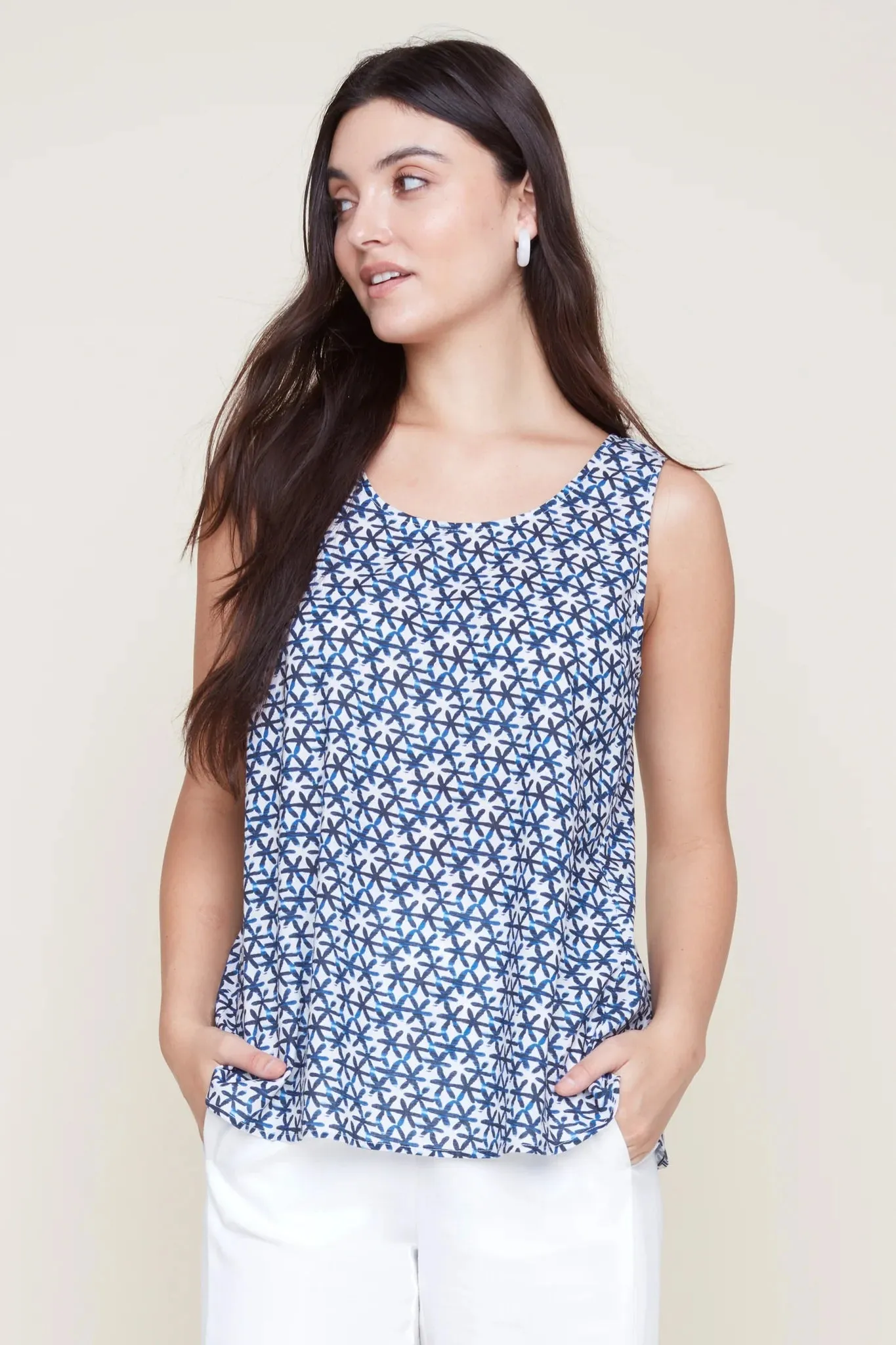 R. 5114 Linen Sleeveless Blouse