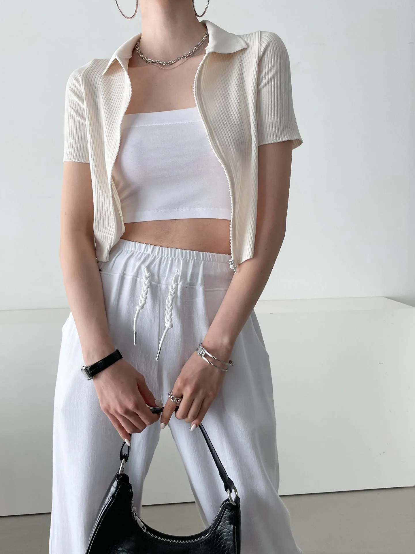 Simple Zip up Knit Cardigan