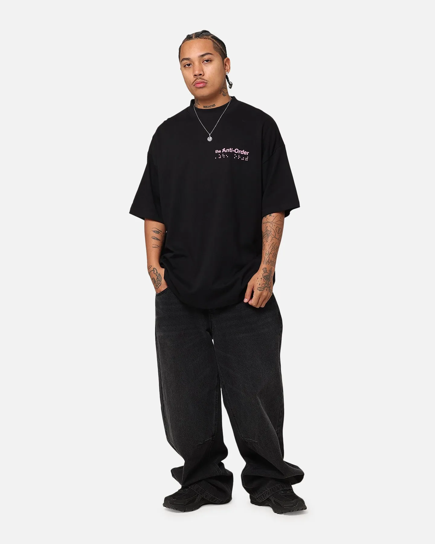 The Anti Order Brail Mockneck T-Shirt Black/Pink