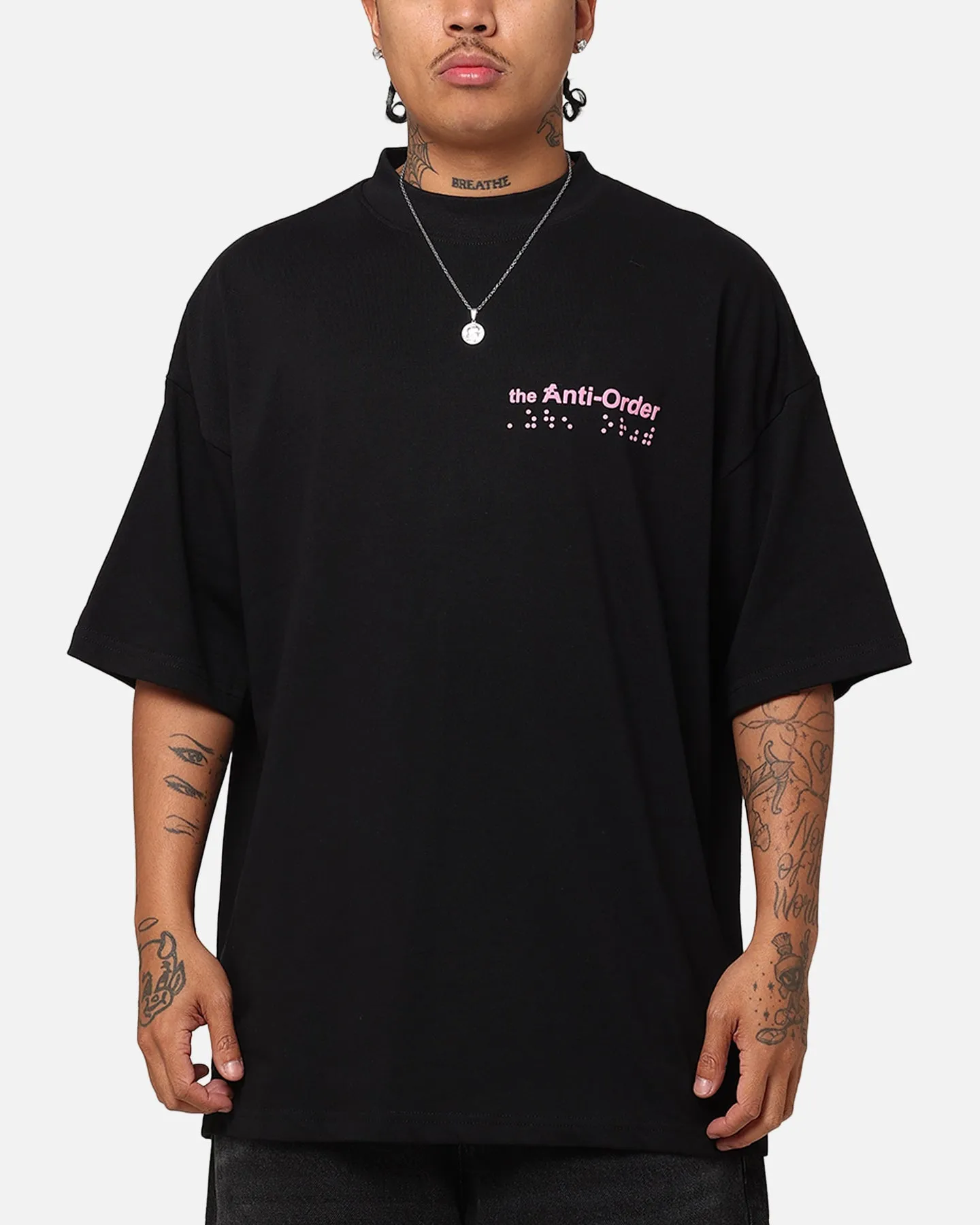 The Anti Order Brail Mockneck T-Shirt Black/Pink
