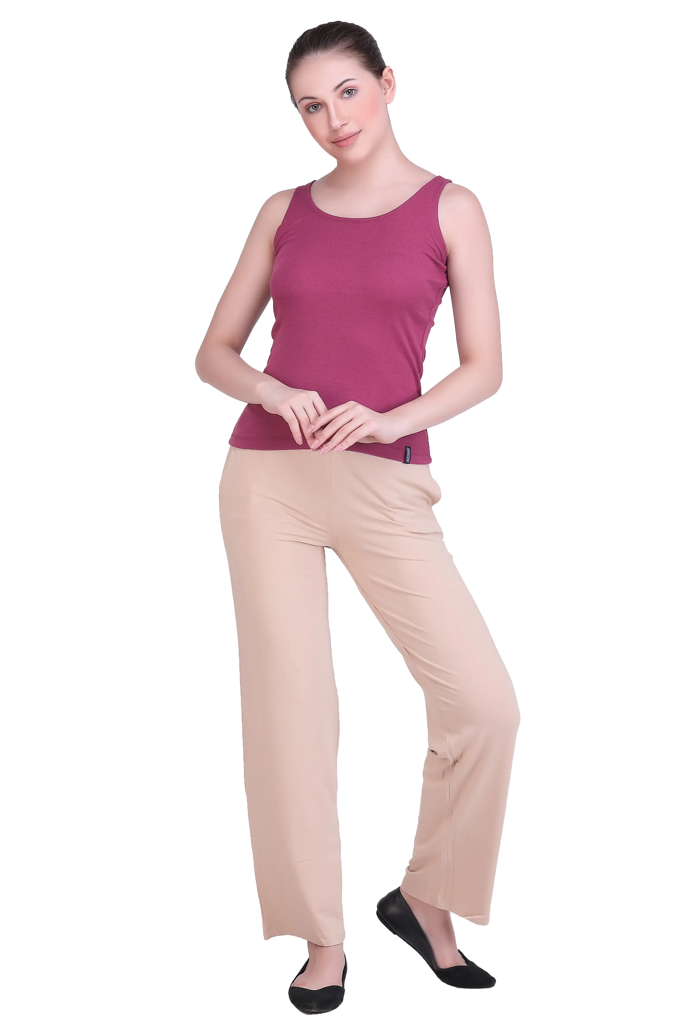 WOMEN'S SOLID REGULAR FIT PARALLEL PANT