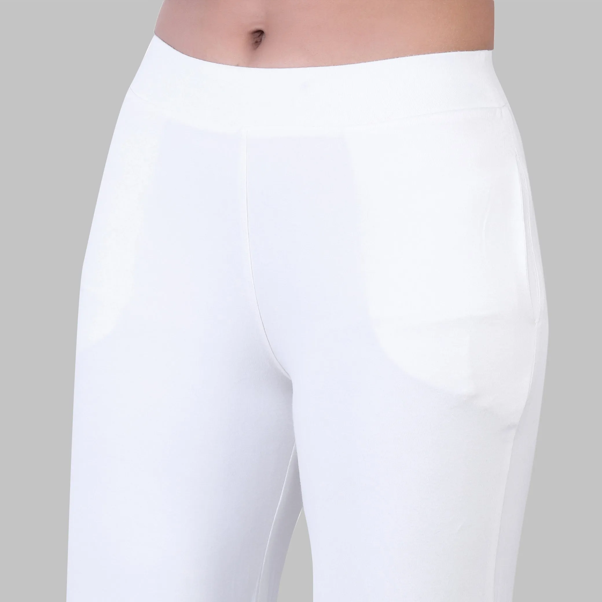 WOMEN'S SOLID REGULAR FIT PARALLEL PANT