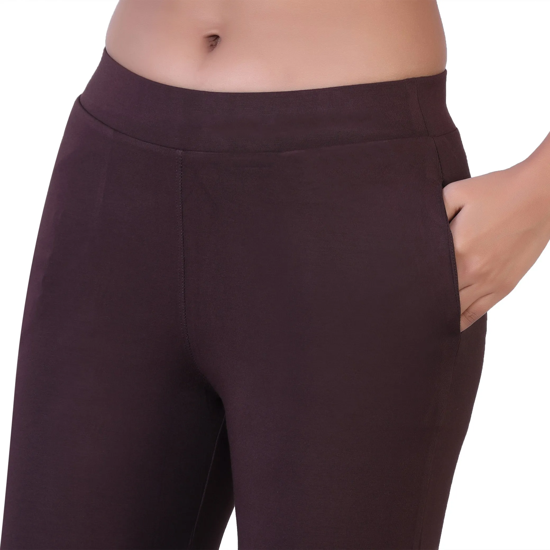 WOMEN'S SOLID REGULAR FIT PARALLEL PANT
