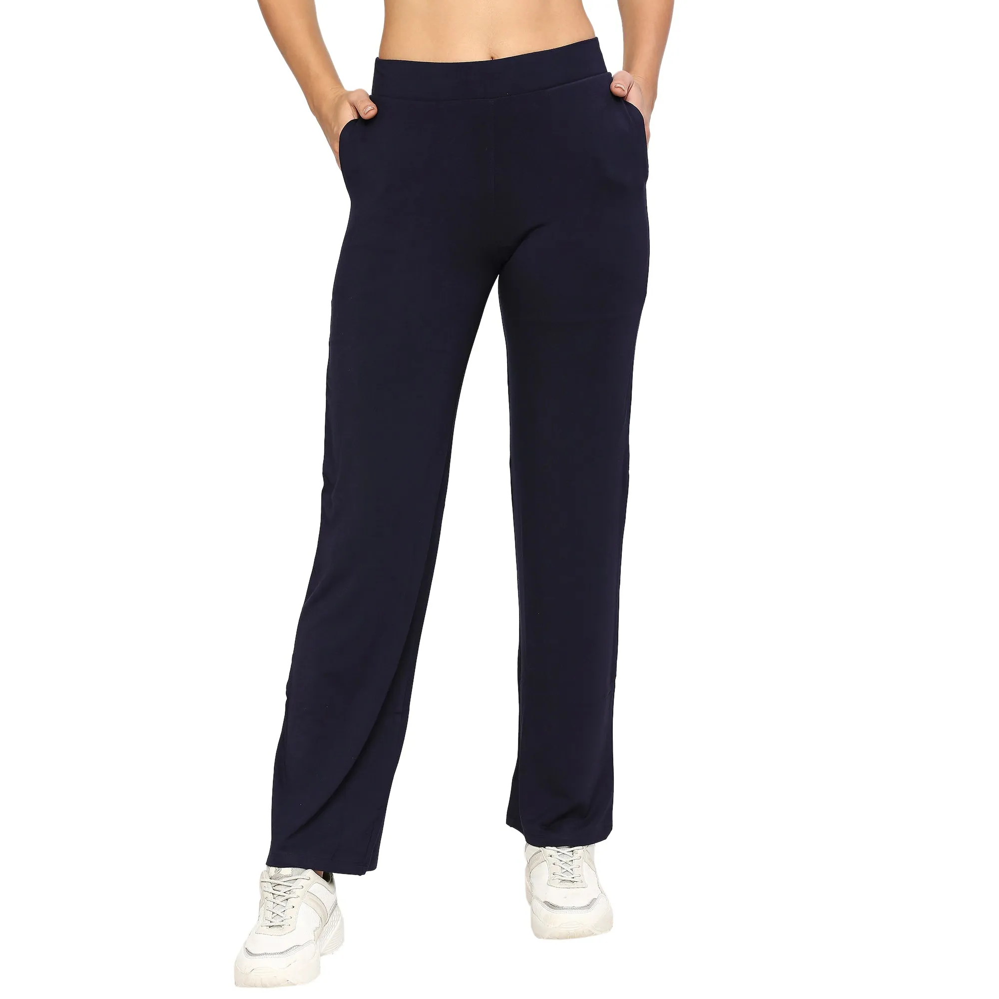 WOMEN'S SOLID REGULAR FIT PARALLEL PANT
