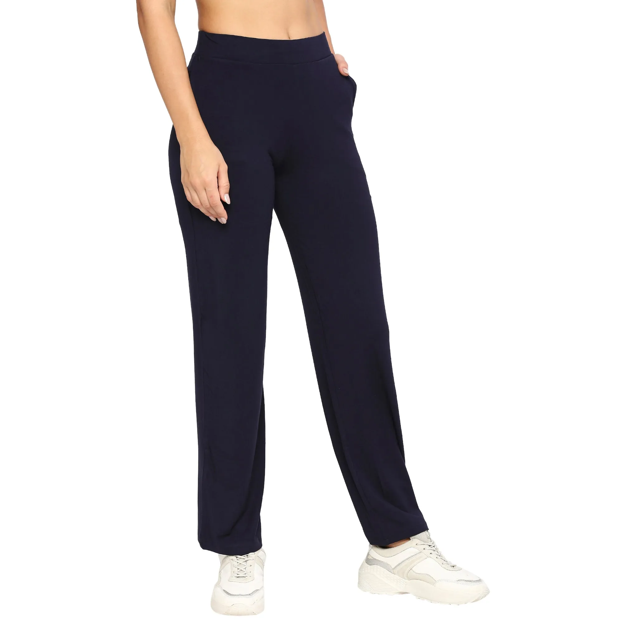 WOMEN'S SOLID REGULAR FIT PARALLEL PANT