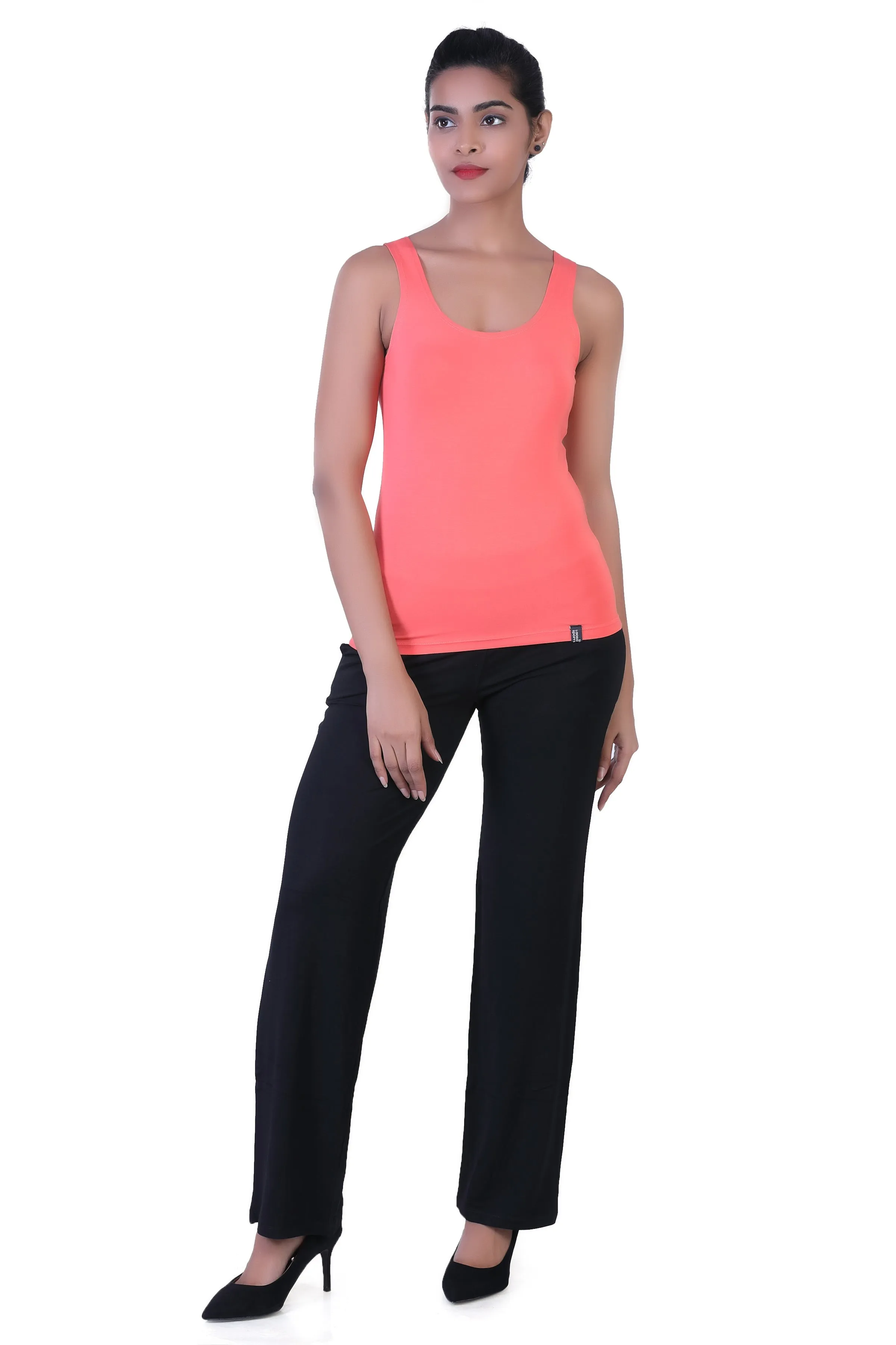 WOMEN'S SOLID REGULAR FIT PARALLEL PANT