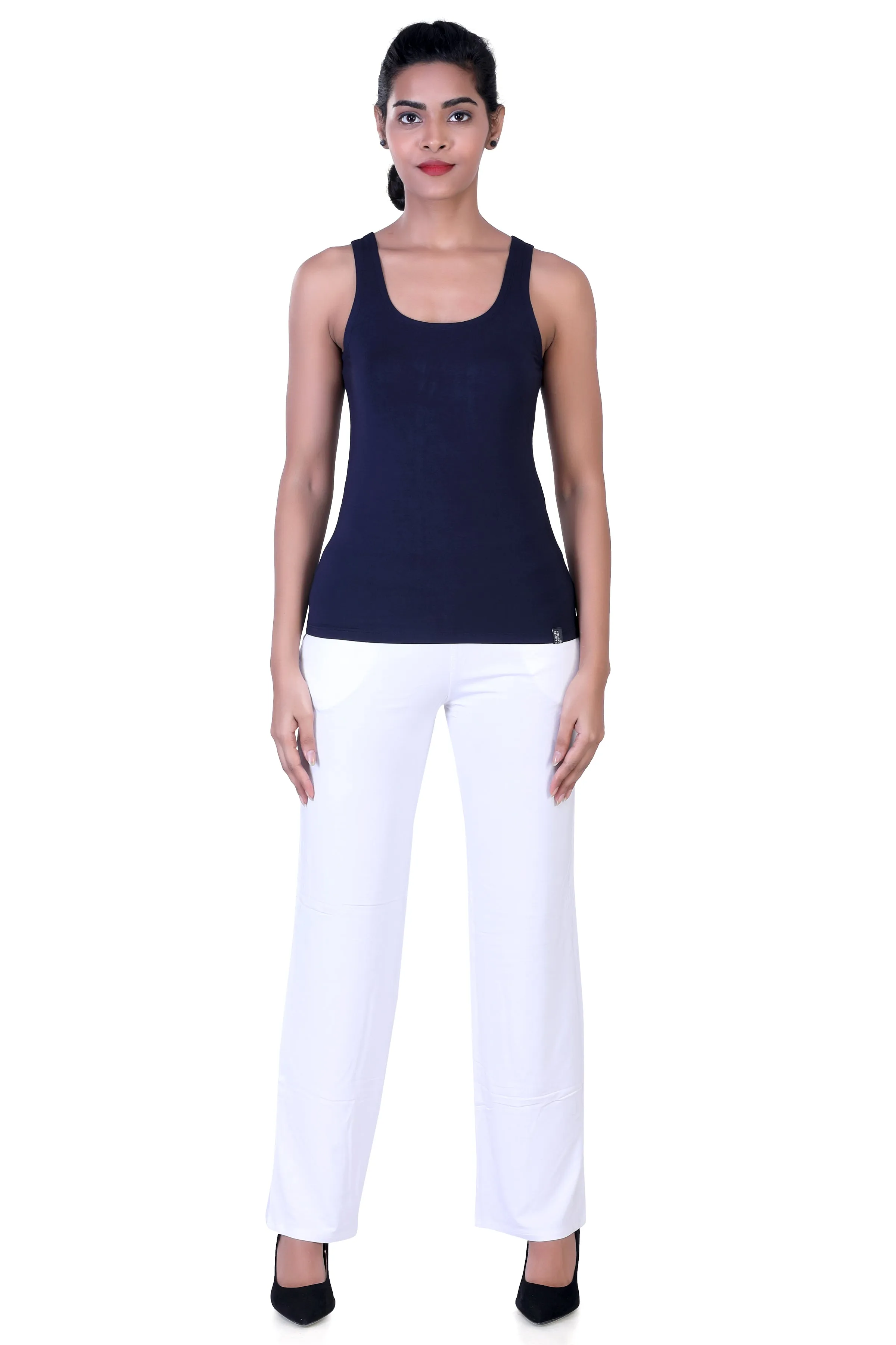 WOMEN'S SOLID REGULAR FIT PARALLEL PANT