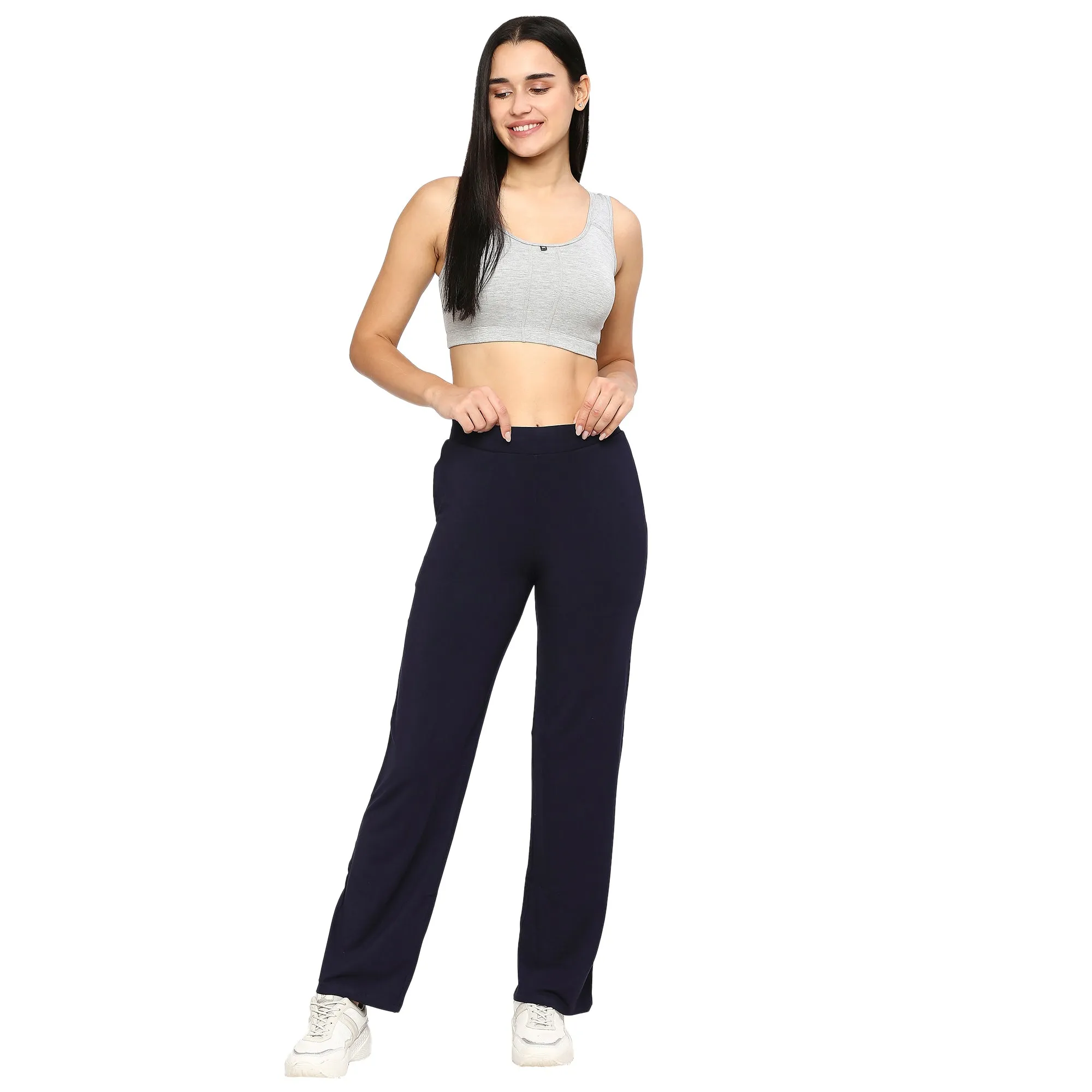 WOMEN'S SOLID REGULAR FIT PARALLEL PANT