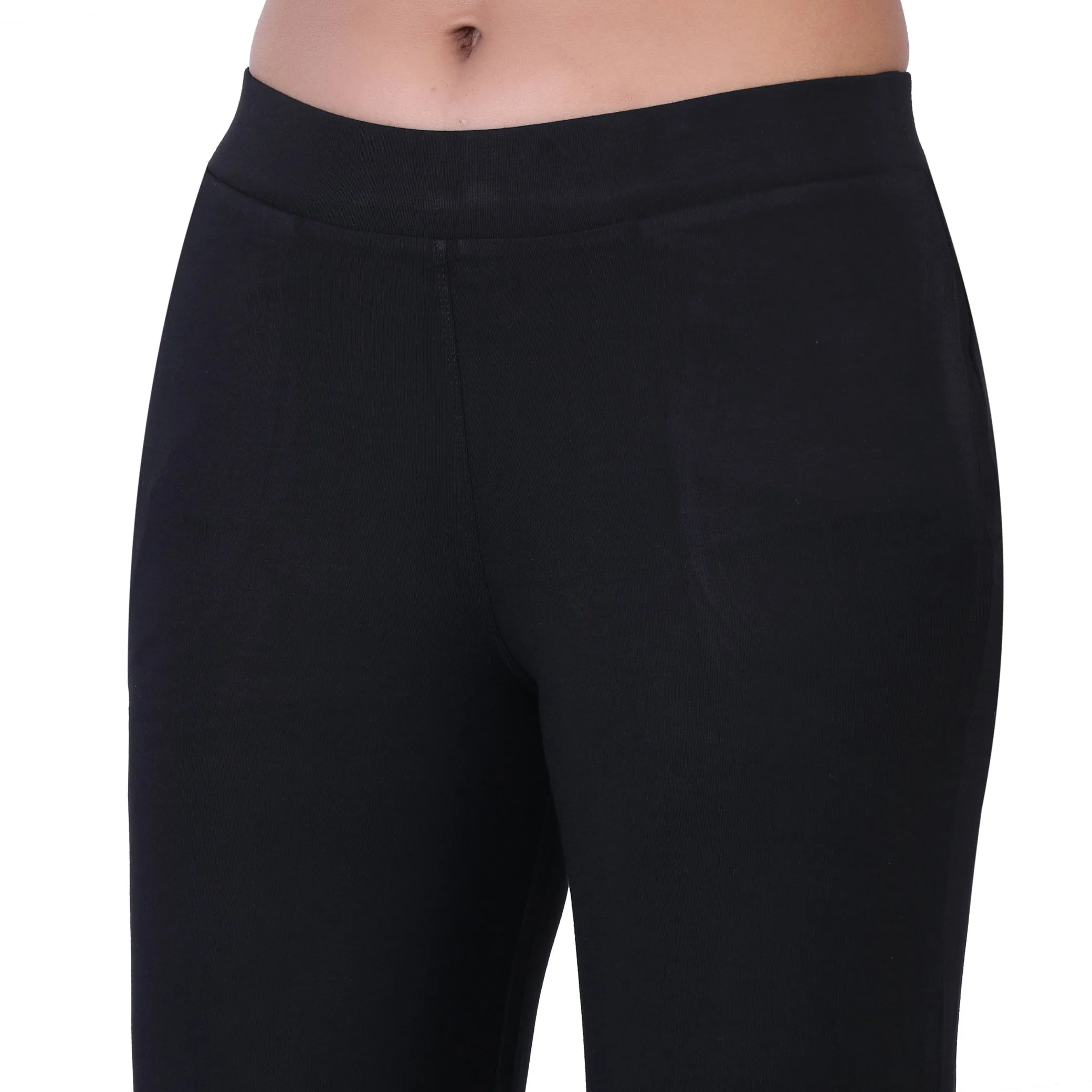 WOMEN'S SOLID REGULAR FIT PARALLEL PANT
