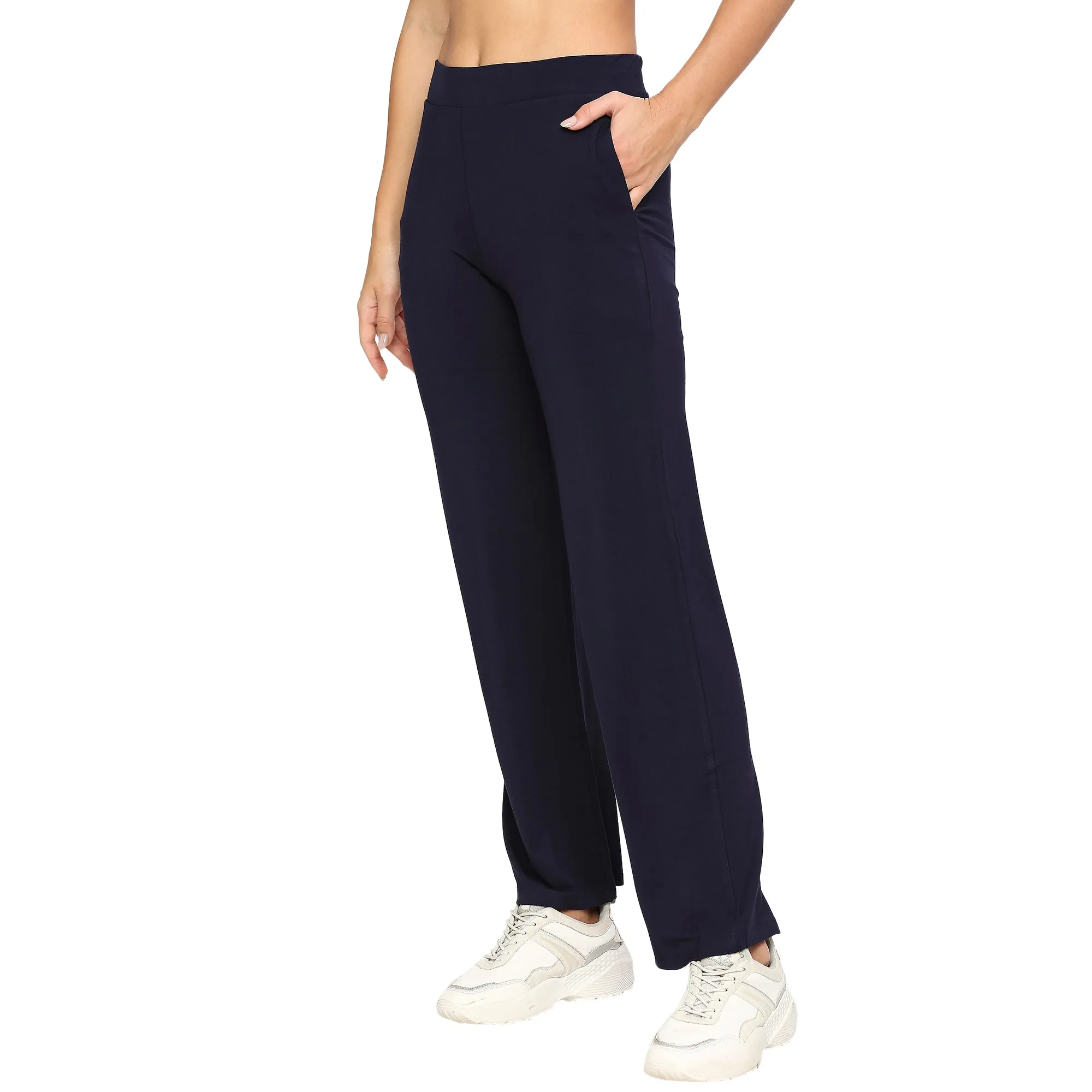 WOMEN'S SOLID REGULAR FIT PARALLEL PANT