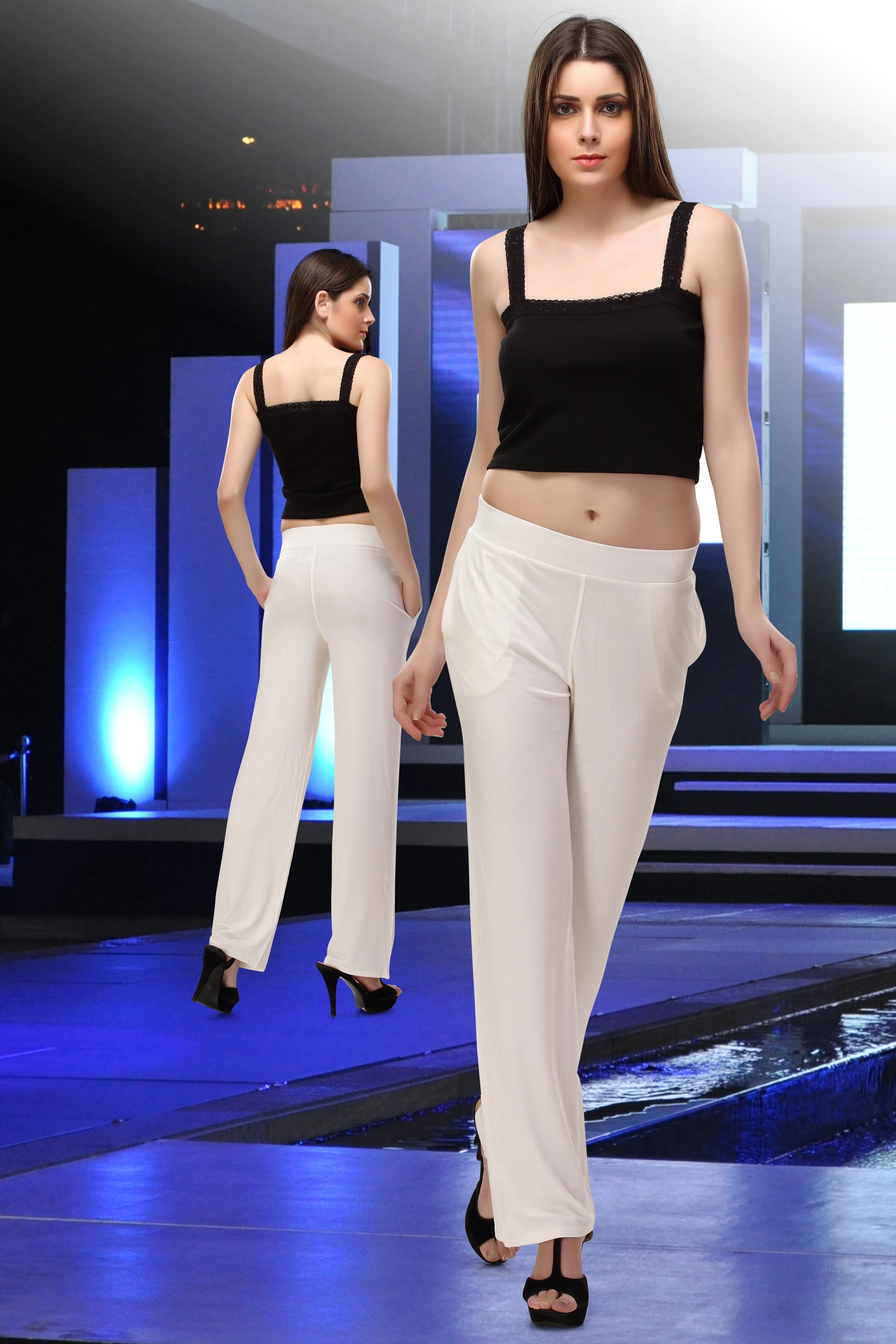 WOMEN'S SOLID REGULAR FIT PARALLEL PANT